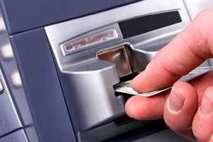В Крыму начались проблемы с деньгами и поставкой товаров 