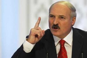 Лукашенко высказался против федерализации Украины и показал Турчинову секретные украинские карты