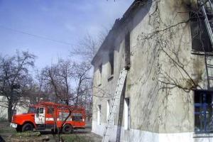 Во время ликвидации пожара огнеборцы обнаружили тело мужчины на Луганщине