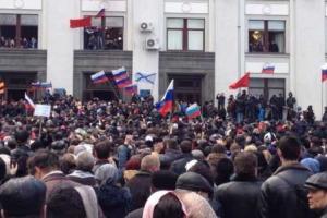 Сепаратисты захватили Луганскую областную госадминистрацию