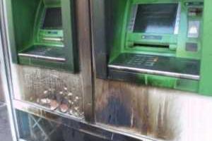 Коломойский начинает расплачиваться за громкие высказывания. В Харькове сожгли два отделения Приватбанка