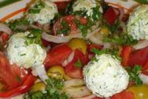 Салат с шариками из брынзы