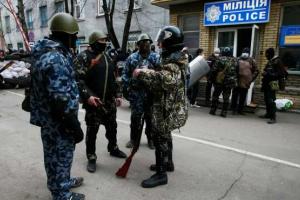 В сети появилось видео захвата райотдела милиции в Славянске