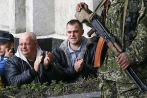 СМИ: Украинский офицер разведки и солдат взяты в плен в районе Славянска