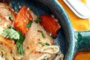 Курица с овощами, запеченная в сливках