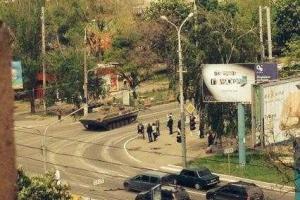 В Мариуполе началась стрельба возле Драматического театра