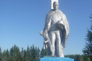 Памятник советскому солдату в России выбросили на свалку 