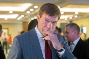 Неизвестные захватили бумажную фабрику Царева в Днепропретровске