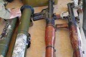 Аваков продемонстрировал оружие "мирных протестующих" на востоке страны 