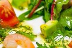 Салат с креветками и авокадо