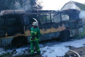Тернопольская область: спасатели потушили горящий автобус