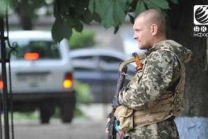Террористы попробовали вырваться из Славянска. Двое силовиков ранены