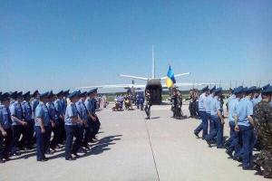 В Борисполь прилетел самолет с телами летчиков, погибших под Славянском 