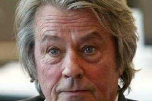 Знаменитый актер перенес операцию в парижской клинике