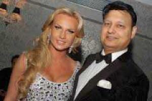 Муж Камалии травмировался на отдыхе, спасая дочь