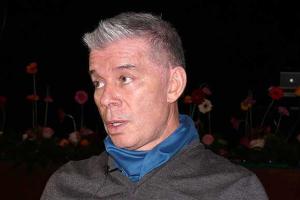 Олег Газманов бьет десятилетнюю дочь Марианну