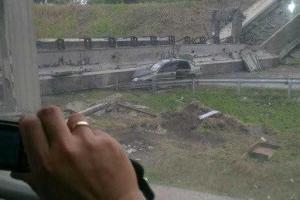 На объездной дороге Донецка обвалилась эстакада