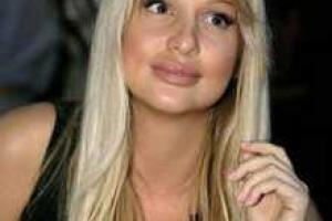 Телеведущую Викторию Лопыреву высадили из самолета