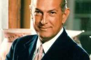 Умер известный дизайнер, который создал платье для жены Джорджа Клуни