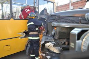 Из покореженной в ДТП маршрутки на Кировоградщине деблокированы пассажиры