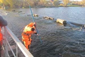 Спасатели и водолазы Белоцерковского района вытащили из воды тело женщины