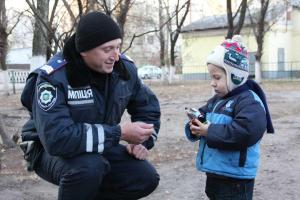 В Житомире спасли 4-летнего мальчика, который чуть не выпал с балкона многоэтажки
