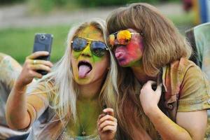 Любителям селфи следует бояться вшей