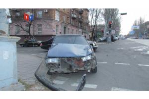 В Мариуполе произошло тройное ДТП с участием военных