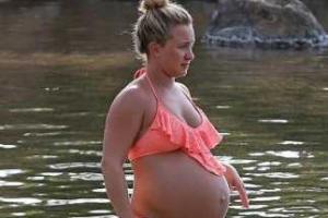 Беременная невеста Владимира Кличко болела за жениха на Гавайях