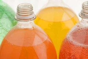 Всего один стакан сладкой газировки вредит памяти и способствует ожирению