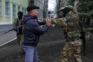 Стахановские боевики, переодетые в форму военных, устраивают провокации
