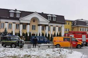 Здание Ровенского суда "заминировали" из... Луганской области