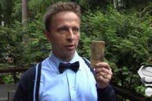 Охлобыстин хочет продать золотой телефон с Путиным