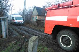 Спасатели Днепропетровщины вытащили скорую помощь из кювета