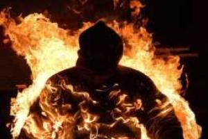 На территории частной усадьбы в Киеве сын поджег отца и сбежал