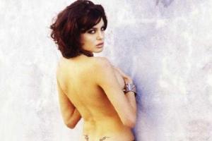 В интернете появились фото обнаженной молодой Анджелины Джоли