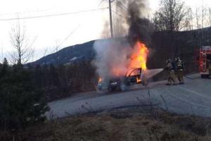 Горящий Mercedes «сбежал» от пожарных