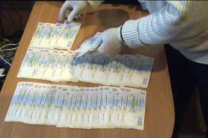 В Чернигове при получении взятки в 20 000 гривен задержали замначальника УГСЧС