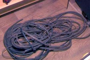 В Мариуполе поймали "кабельного" вора