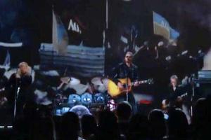 На церемонии вручения Grammy-2015 показали видео с Майдана