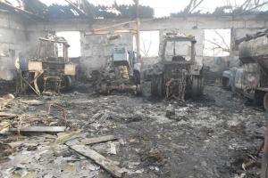 В Бериславском районе в пожаре обгорело 3 трактора и грузовик