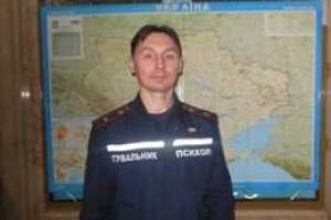 Психолог ГСЧС вместе с медиками КГГА спас человека