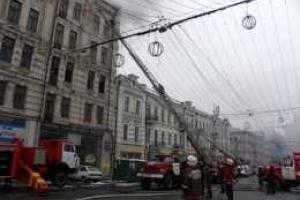 В Киеве ликвидирован масштабный пожар в 5-этажном отселенном здании