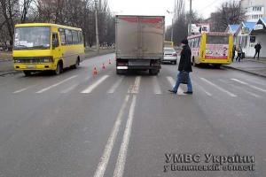 ДТП на Волыни: под колесами автомобиля оказались две школьницы
