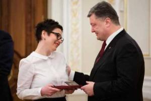 Порошенко вручил орден автору песни "Витя, чао"