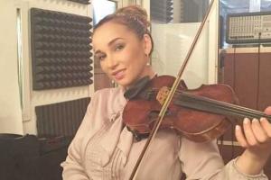 Анфиса Чехова взялась за смычок