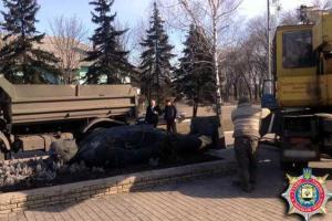 В Доброполье изуродовали памятник Ленину