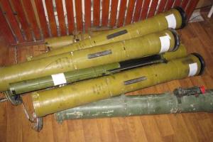 Мужчина вез с Донбасса в Черновцы военное снаряжение