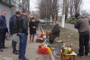 В Макеевке власти "ДНР" разгоняют стихийную торговлю