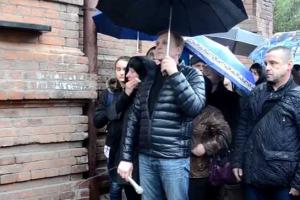 В Славянске открыли доску памяти убитого депутата Владимира Рыбака